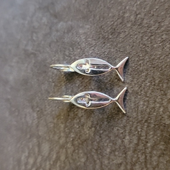 3/$30 VTG Silvertone Ichthys Cross Symbol Leverback Earrings - Picture 5 of 6